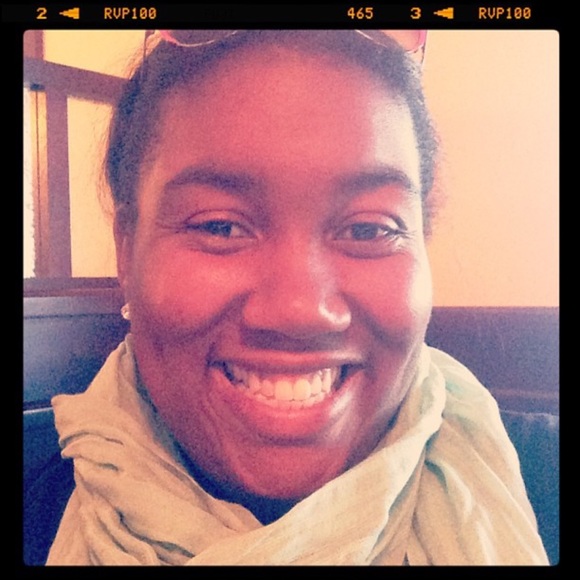 Meet your Posher, Joann - Picture 1 of 2